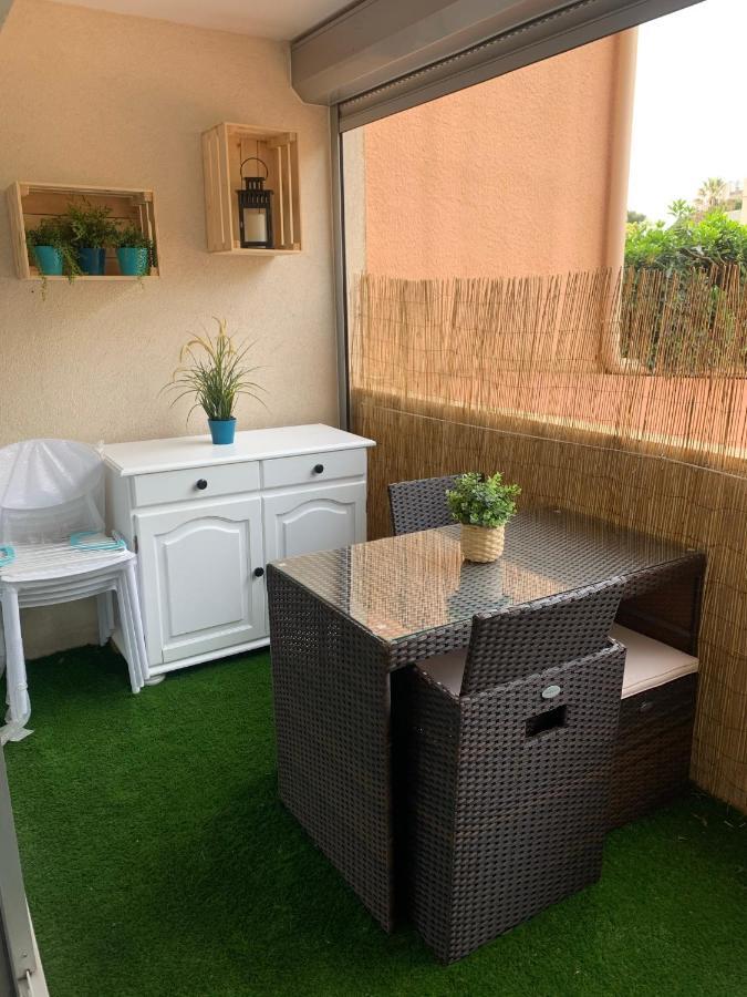 Chaleureux Appartement Face Au Port Sta Lucia, Tout A Pieds, Wifi Saint-Raphaël Buitenkant foto