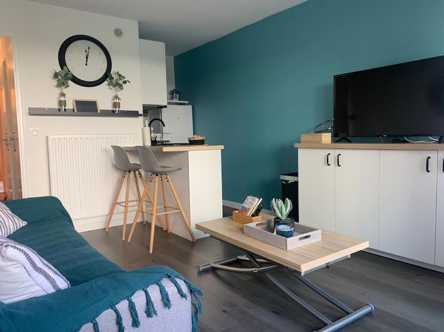 Chaleureux Appartement Face Au Port Sta Lucia, Tout A Pieds, Wifi Saint-Raphaël Buitenkant foto